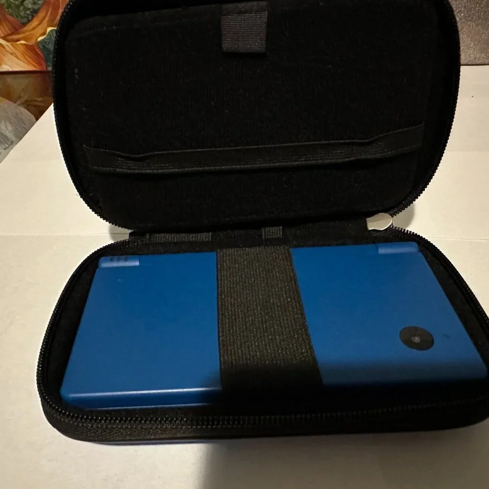 Nintendo DSi Matte Blue Console - Bundle